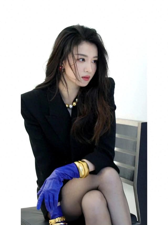 王楚然，谁能拒绝一个长腿还穿丝儿的小姐姐