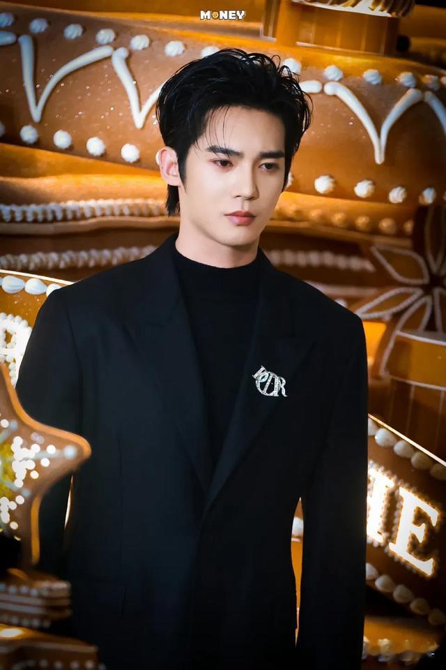 2024年最受欢迎男艺人出炉，四大天王登顶，杨洋第8李现第7吴磊6