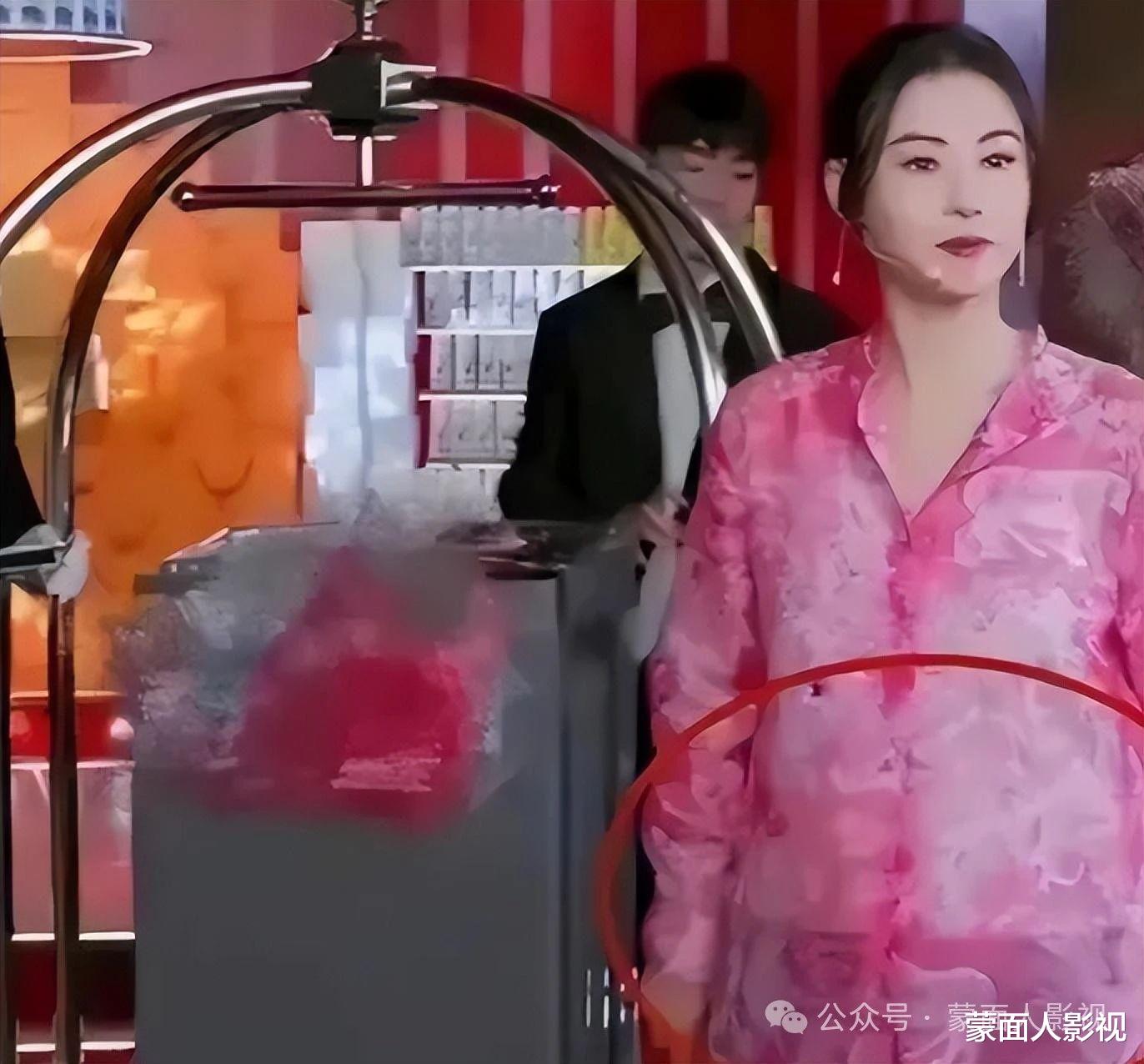 张柏芝四胎生父浮出水面?遭向太责骂神经病的她,“老毛病”再现!