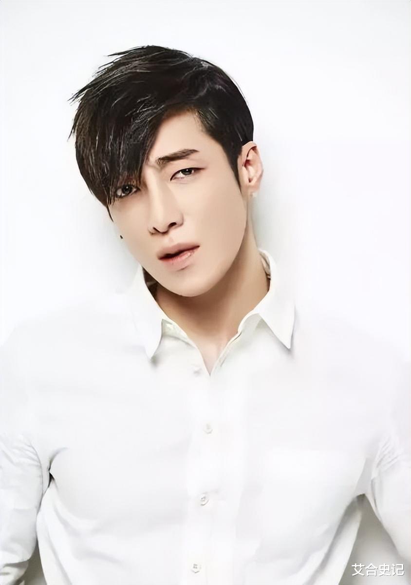 这些男星长相看似很帅,实则越看越怪,吴磊、肖战都榜上有名