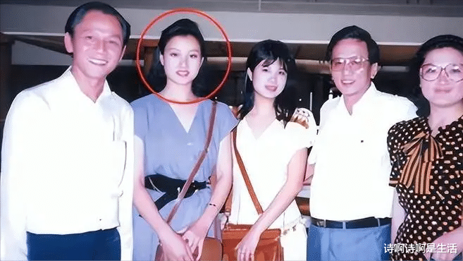 隐退11年,一张照片暴露宋祖英“真实处境”:再不回去我就没家了