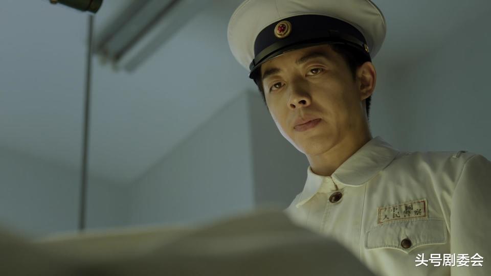 刑侦剧《真心英雄》首播,看2集不过瘾,《我是刑警》有对手了