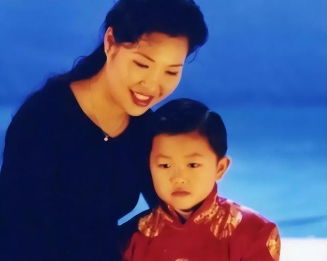 儿子老婆定居美国,85岁李双江却落魄潦倒,正应验了杨洪基的预言