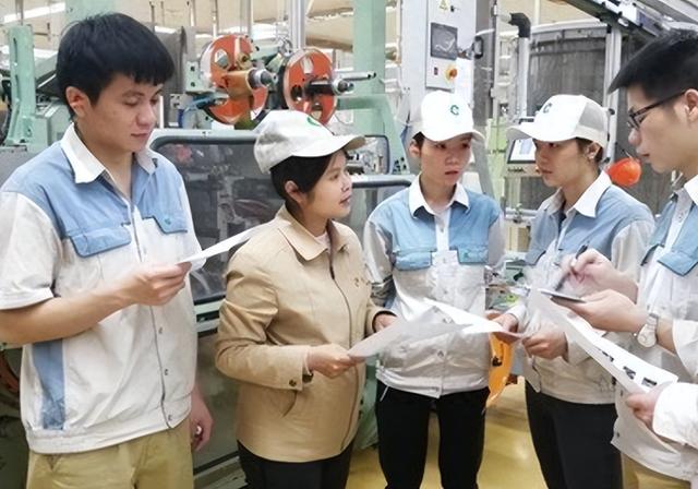 六大铁饭碗工作段位排名出炉，公务员仅排第四，王者段位钱多事少