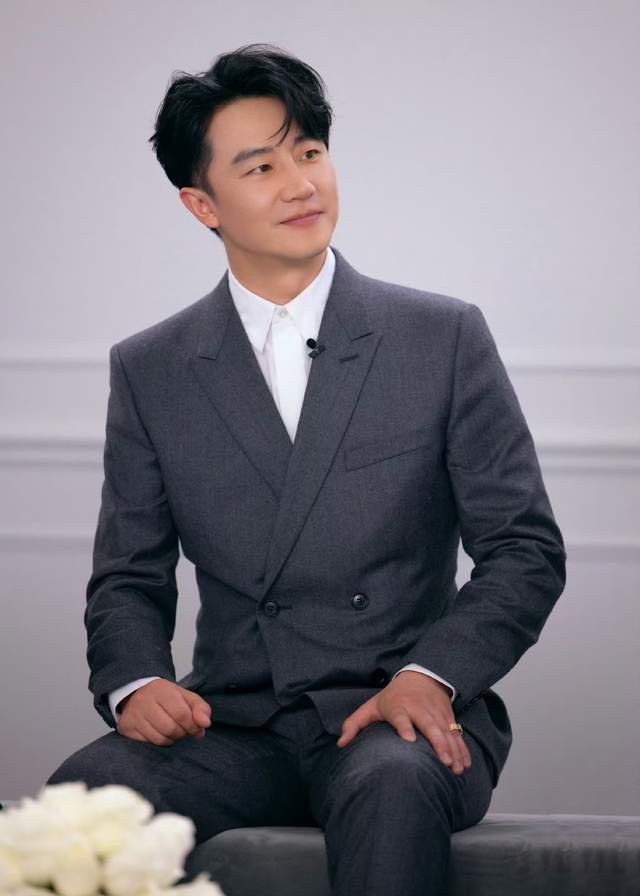 黄轩方否认家暴，不料狗仔公开挑衅，直言他们的公关手段很愚蠢