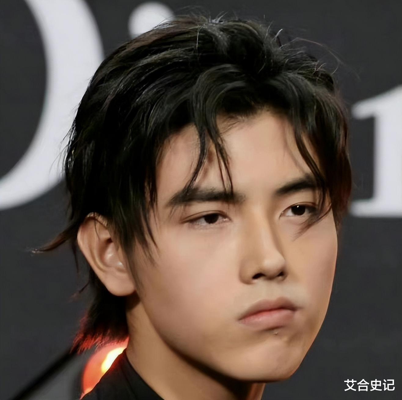 这些男星长相看似很帅,实则越看越怪,吴磊、肖战都榜上有名