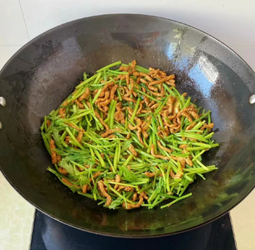 五月到了，遇见这菜别瘦肉，解馋开胃，营养全面，睡眠更好了！