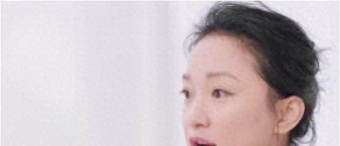 70岁刘晓庆对比61岁叶童，自然老去和医美老去的差距一目了然