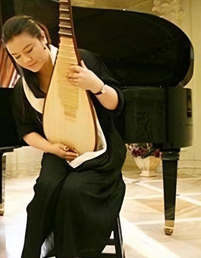 44岁为81岁老公生下女儿?41岁嫁入豪门的孙颖,现在过得怎么样?