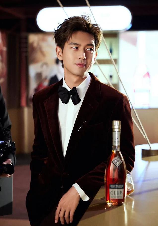 跨年来袭，美男洗牌，王一博登顶，于适9杨洋8李现7成毅6肖战第2