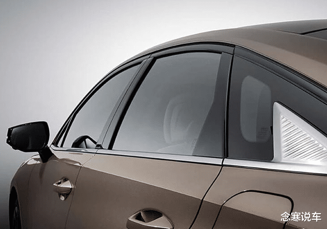 新款起亚K8大变样!EV风格+双12.3英寸联屏,1.6T混动油耗更低