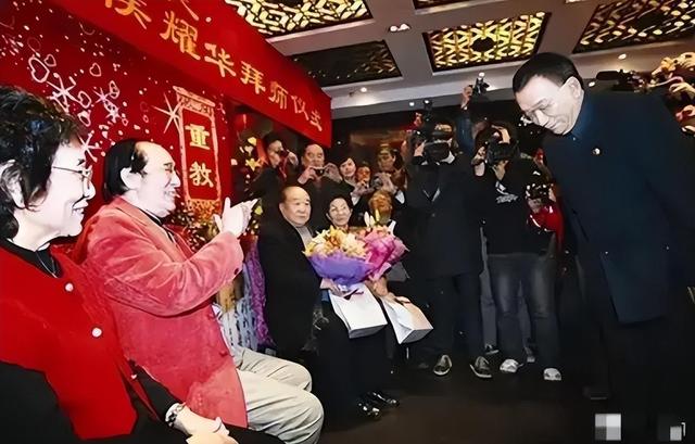 当年侯耀华怎么就挤掉牛群当大师兄?知情人:常宝华年迈不糊涂