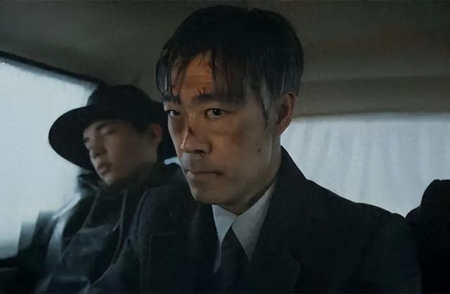 《孤舟》大结局:直到王明忠被抓后惨死,才明白,易中锄奸肖君侠