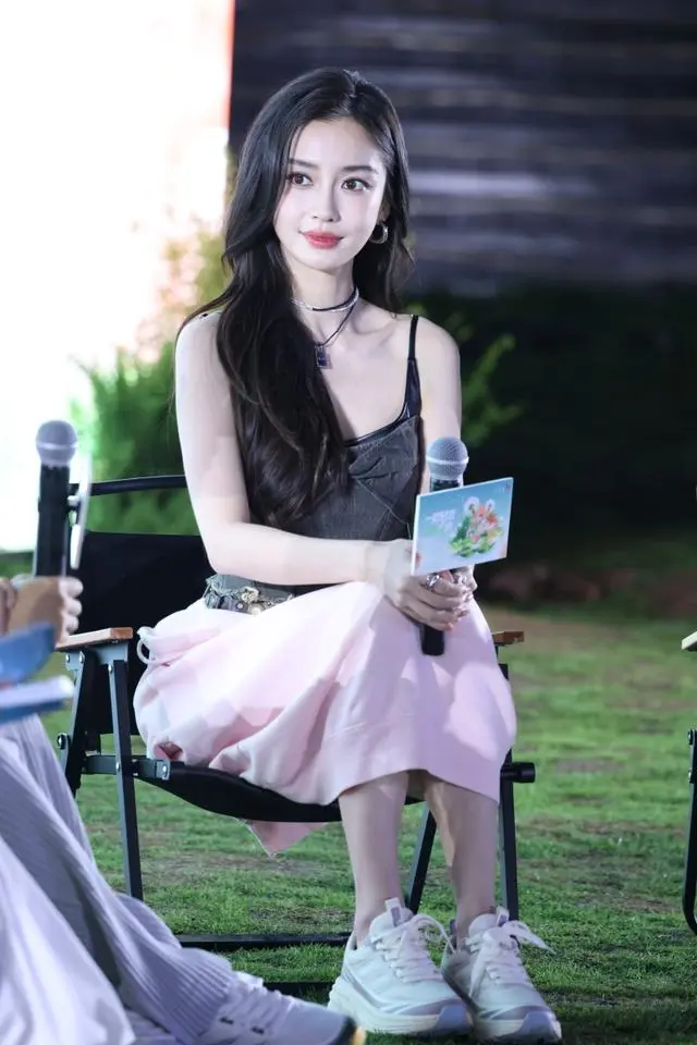 消失半年后,再看杨颖在内娱的尴尬处境,刘亦菲这一段话应验了