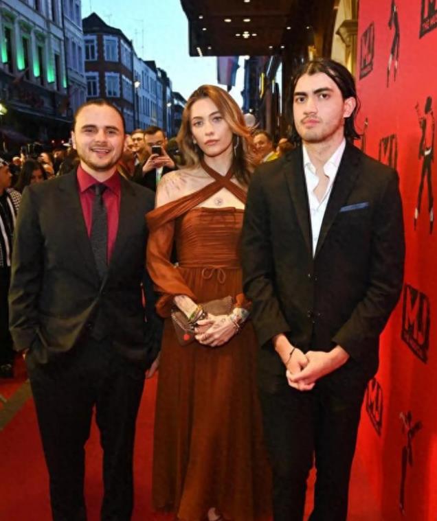 15年了,杰克逊子女怎样了?长子白癜风,女儿成模特,幼子最像他