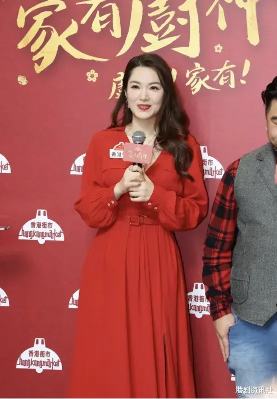 苟芸慧婚变实锤？摘婚戒、搬爱巢后，首度回应，暗示已离婚？