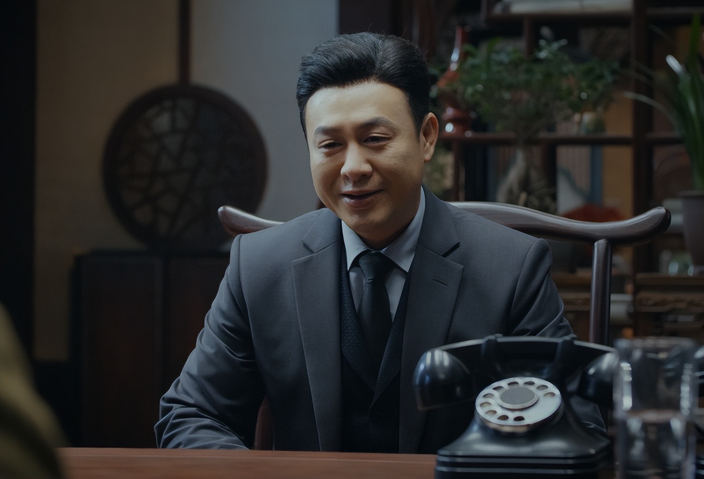 本以为是烂片，开播收视破2，张颂文又把谍战剧拍成了天花板级别