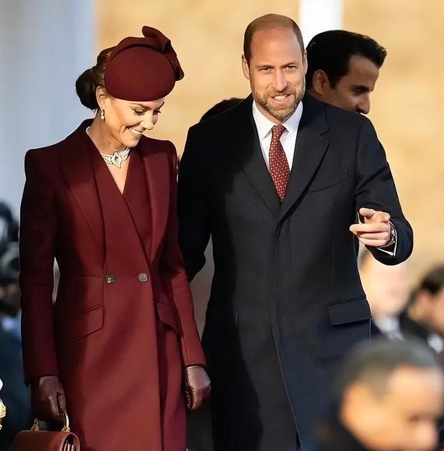 查尔斯警告威廉不许出轨？和凯特带3娃惊艳亮相狂秀恩爱