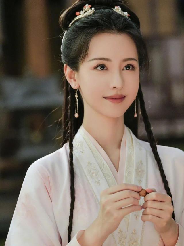 内娱最强“白月光”哪里变了?