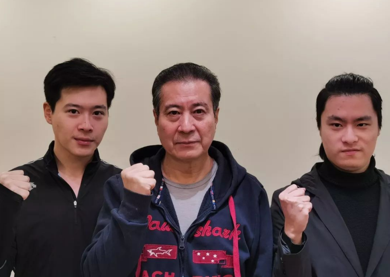 他是国家一级演员,娶恩师女儿为妻,生下双胞胎儿子成他最大骄傲