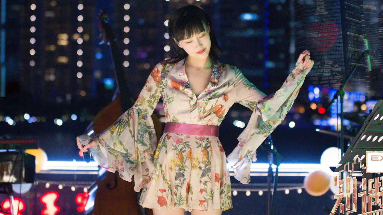 黄龄新恋情曝光，素人男友细心人还帅