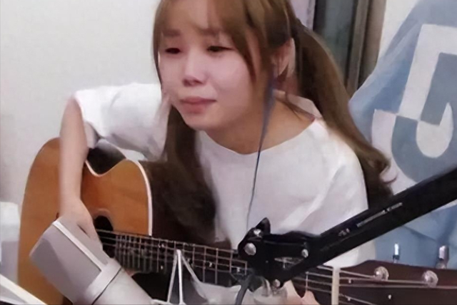 民谣界的女流氓,歌词粗俗多次抄袭,网友:复制粘贴专业的