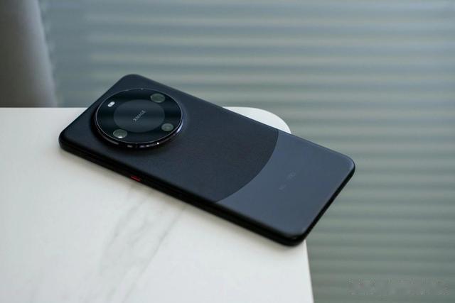 華為妥協(xié)了，Mate60 Pro大降，12GB+512GB售價(jià)更感人！