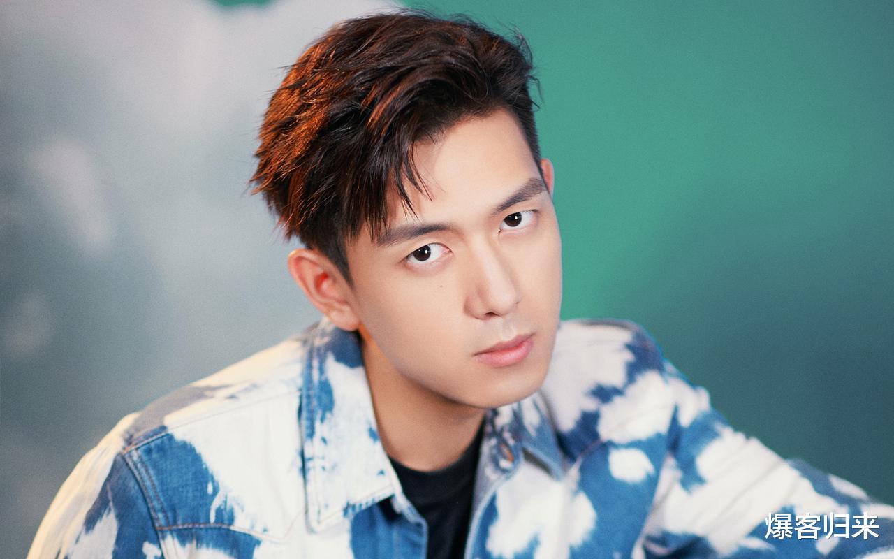 李现微博文案引发热议，网友争议：是抄袭还是巧妙引用？