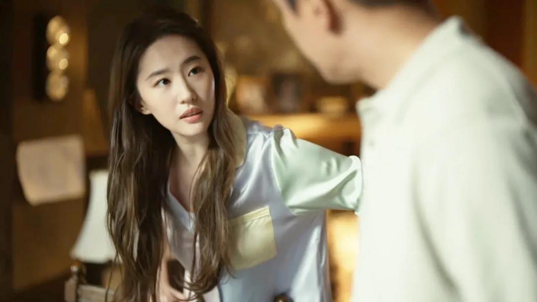 吃得越狠演技越稳!36岁刘亦菲“干饭”,让多少女演员无地自容