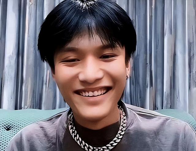 太丢人！TVB“全体”明星讨好网红“小杨哥”，背后真相可不简单