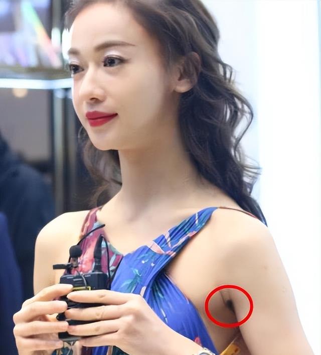 当年这些漂亮的老牌明星，都曾非常大胆的展示自己的腋下腋毛