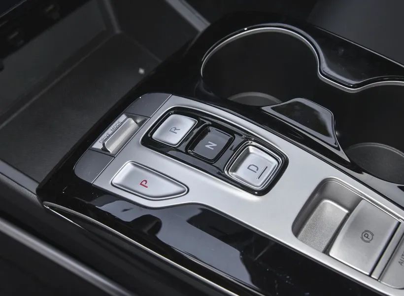 荣放、CR-V太贵？15万多买近4.8米SUV，全系7.9秒加速油耗4.3L