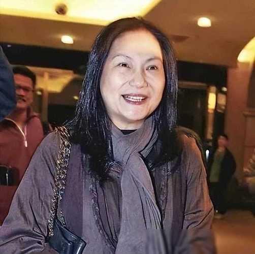 汪小菲未带孩子回京原因:S家拒绝在户籍迁出文件签字,暗藏玄机