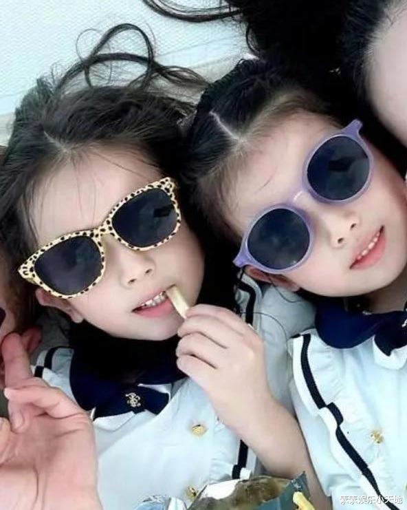 郭富城两个女儿长高了,郭咏希对妈妈灿笑、郭咏萱的一字马好厉害