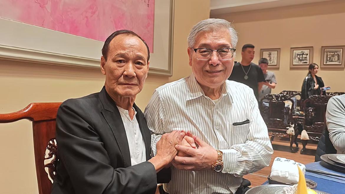 78岁陈惠敏与竹联帮四位大佬聚餐！数十位小弟守护，越老越和善