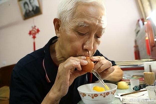 老人长期吃鸡蛋与不吃鸡蛋，究竟有多大的区别？你可能不太清楚