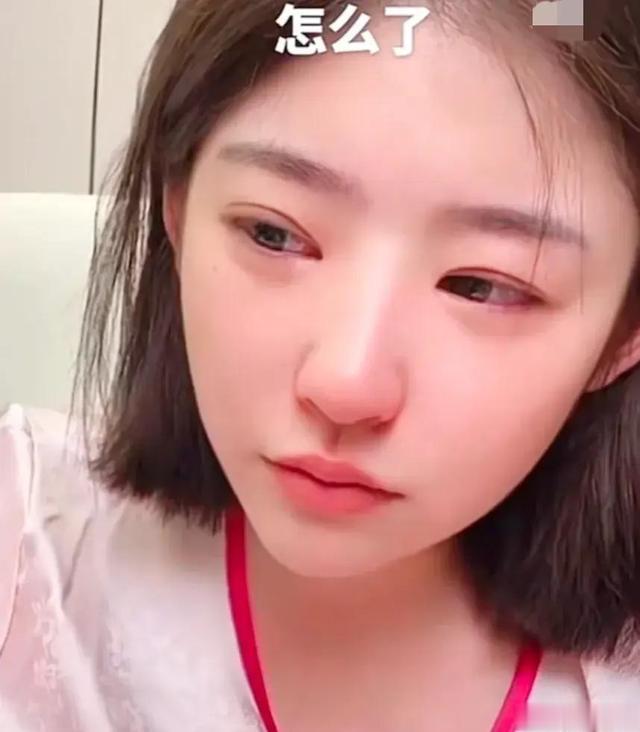 黄一鸣女儿拍写真像爷爷,黄一鸣:没有刻意留爷爷发型,就长这样