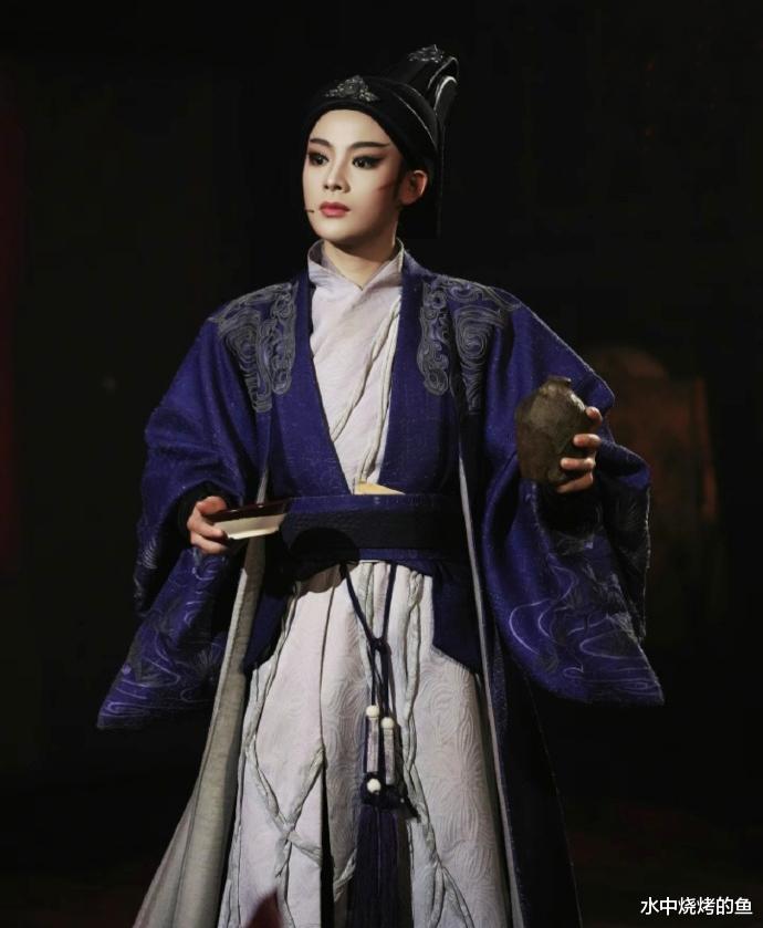 湖南卫视|被主流媒体当成女性榜样，登春晚后获《浪姐5》邀约，她成了芒果力捧的一张王牌