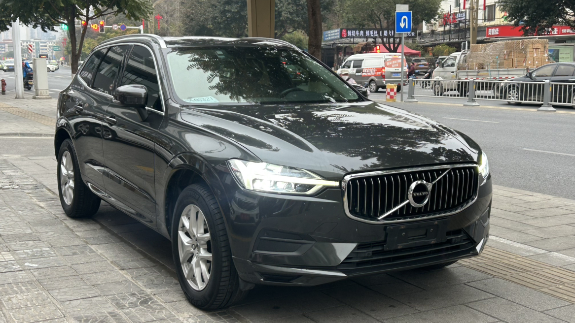 沃尔沃XC60T5，6.8秒破百，低调奢华之选，16.5万值吗？