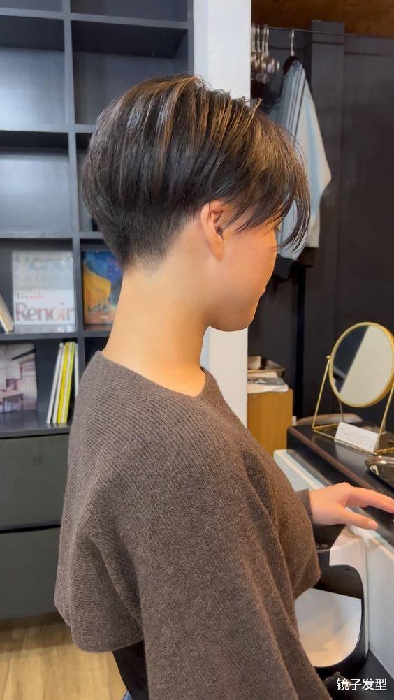 两侧掏空不连接短发，这个夏天值得拥有，清爽有个性