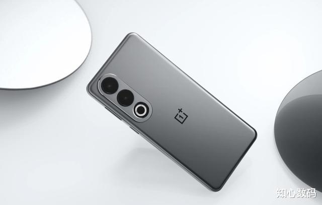 OPPO终于摊牌,12GB+512GB才卖1677元,堪称同价位“新黑马”