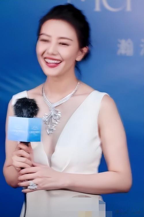 高圆圆才是真的“大号水蜜桃”,这谁能顶得住啊?