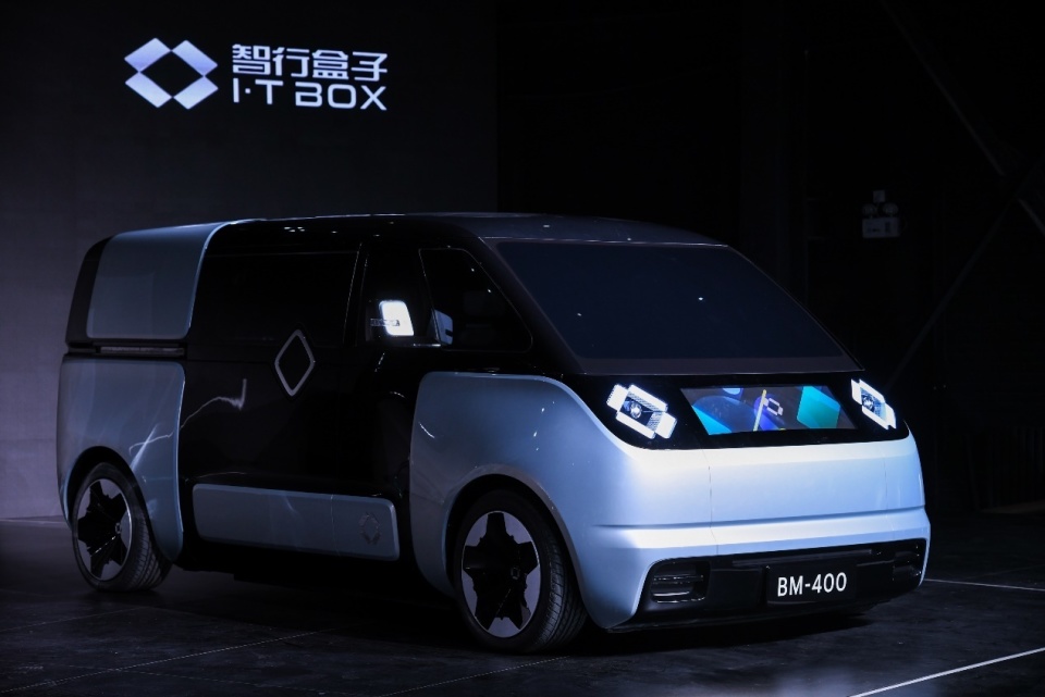 国内第一款无B柱量产车，全球首创1+1+3式MPV，智行盒子今年就上市