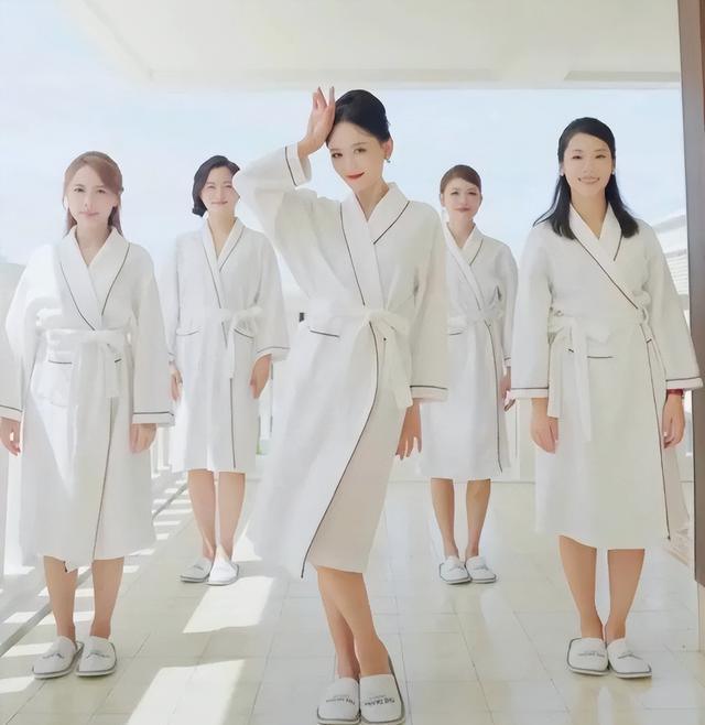 谢娜豪送6万6声称全场最高,缺席婚礼仍登热搜,陈乔恩公开锐评