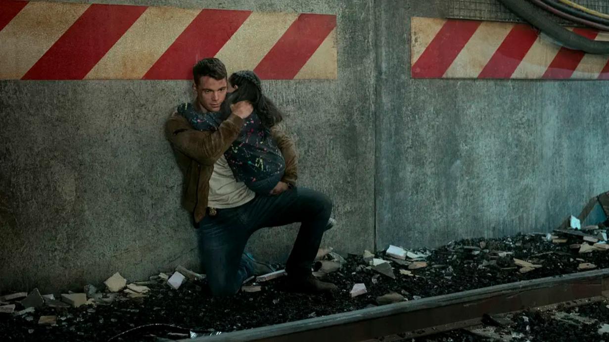 Netflix又出爆款了！这部剧揭开了白宫深夜里的那些阴谋与追杀