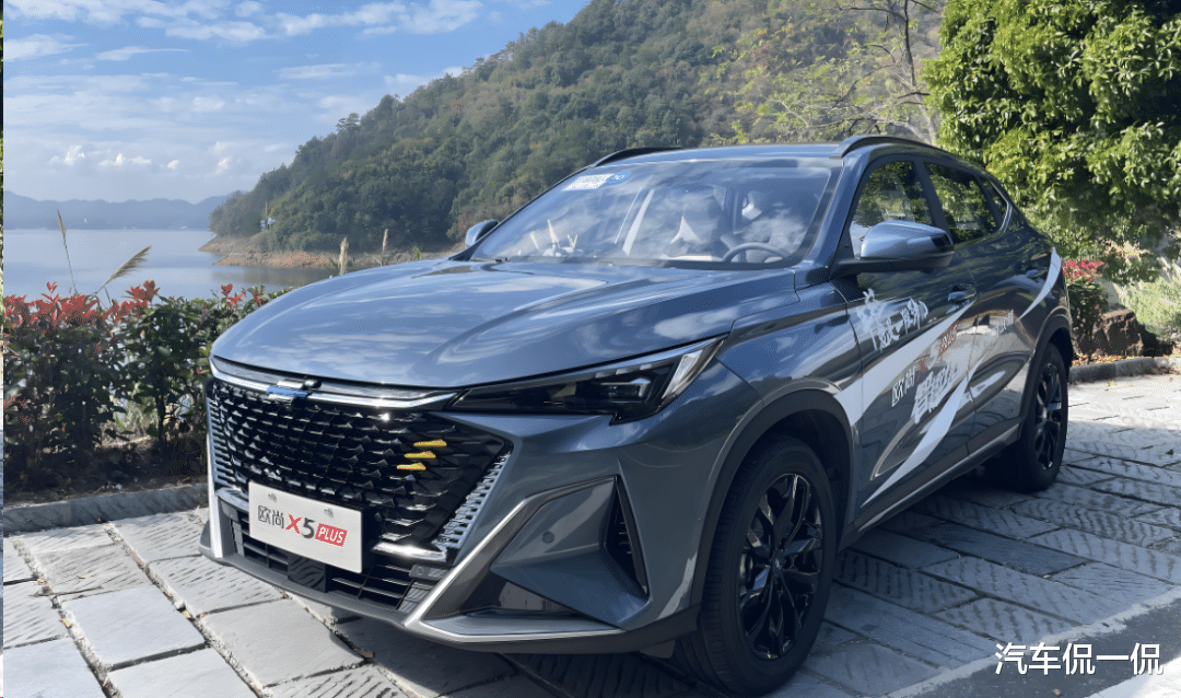 长安的“低调高手SUV”，蓝鲸1.5T配7DCT，仅售7万起