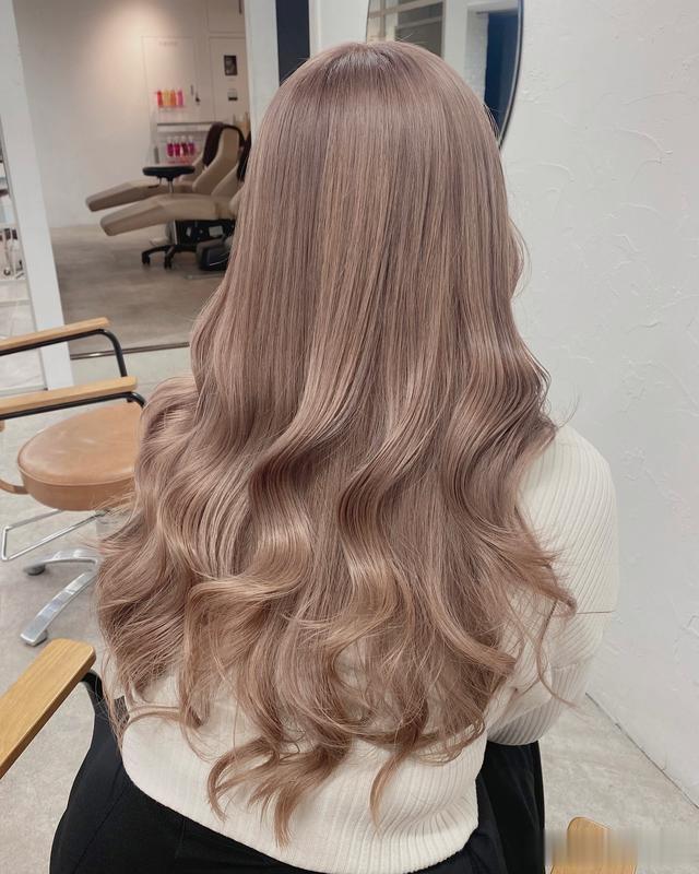 女士发型别乱剪，不如就试试这四种，利落时尚显气质