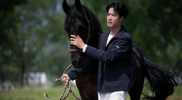 《青簪行》空降开播倒计时!杨紫悬疑探案剧回归,换脸技术引热议