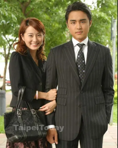 恭喜！45岁陈乔恩和36岁艾伦大婚，伴郎伴娘团抢镜，让人破防