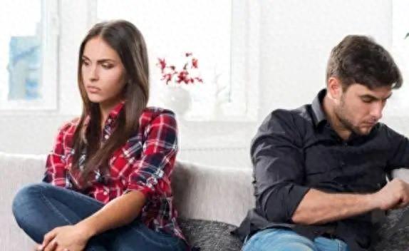 夫妻长期分居，男人用这3招解决，不仅舒服还有利于身体健康！